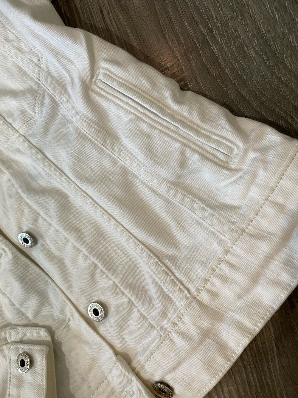 Levi's White Denim Jacket - Picture 6 of 11